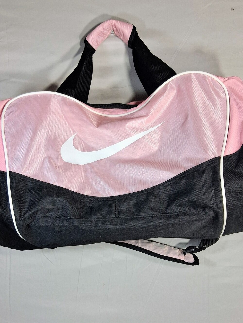 Nike Swoosh Pink and Black Y2K Zippered Sports Training Duffel Bag w/ Handles